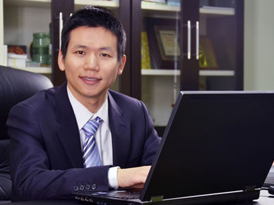 張邦鑫成馬云湖畔大學(xué)二期學(xué)員，唯一一位教育行業(yè)代表